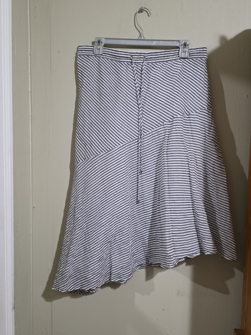 Ralph Lauren Striped A-Line Skirt in White and Gray Used Size 8